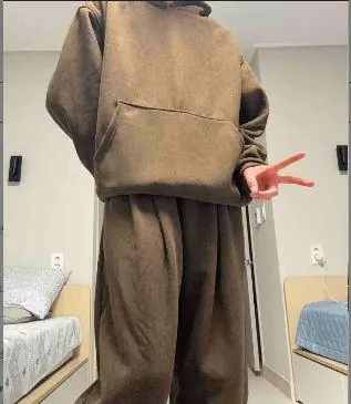 우선 매일 아침 코디하기 귀찮아서 
