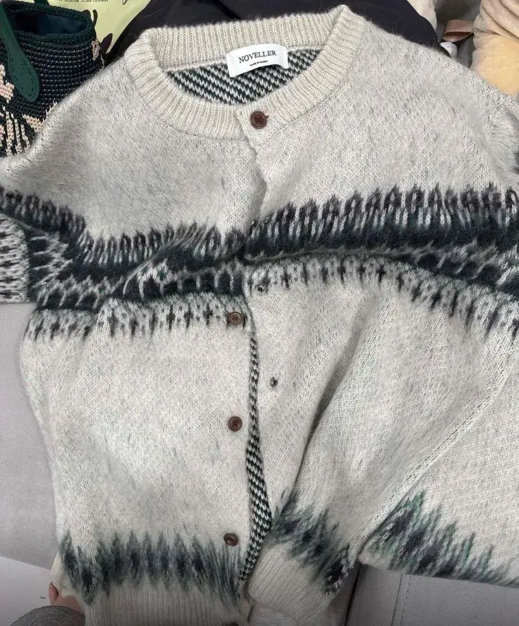 너무 이뻐요 심지어 당일출고라 
