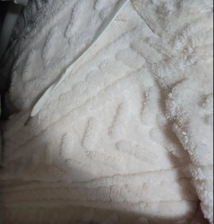 후드 있는 후드티 중에 제일 따뜻한거 같아요 
