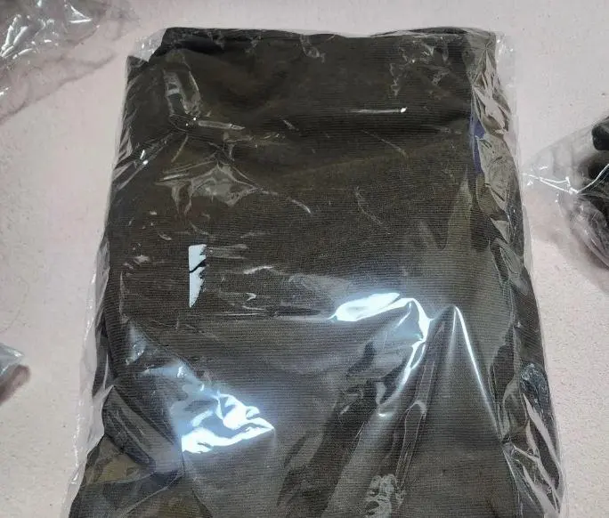 부드럽고 가벼워서 하루 종일 입어도 불편함이 없네요 가볍지만 엄청 따뜻해요!