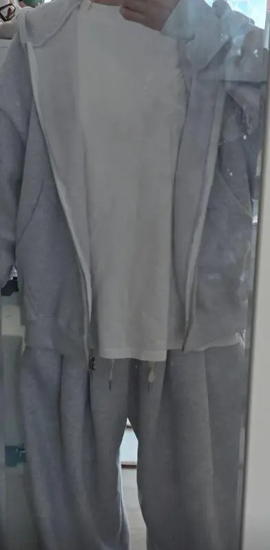 안감 기모 떄문에 일반 트레이닝 보다 훨씬 따듯하네요 두껍기도 하고 잘 입을게요 