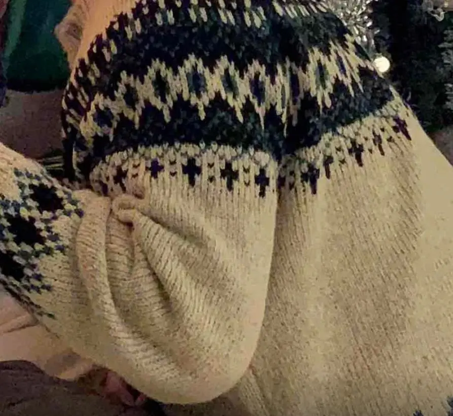 데일리로 입기 좋고 겨울코디에도 다 잘 어울리네요 아우터 안에 이너로 활용해도 좋아