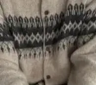 급하게 이쁜 옷이 필요해서 당일출고 상품이라 주문했는데 배송도 금방오고 옷도 이뻐서