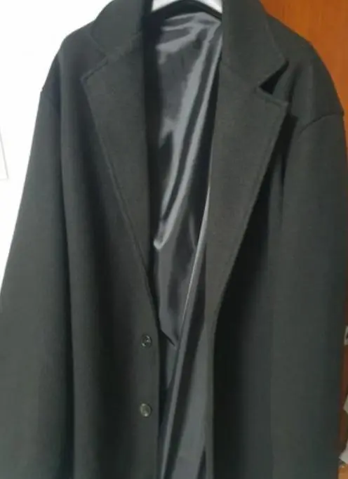 싱글 디자인이라 깔끔하고 울 소재가 탄탄해서 전체적인 실루엣이 예쁩니다 롱기장이라