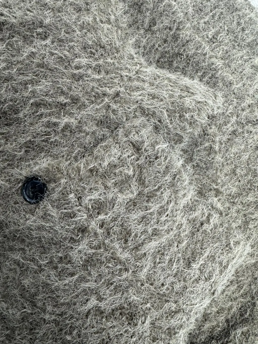 입자마자 느껴지는 헤어리한 질감이 좋네요 
