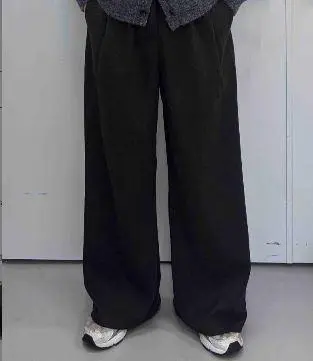 기모가 꽤 두툼해서 한겨울에도 찬 기운이 거의 안느껴져요 기장이랑 사이즈폭도 다양해