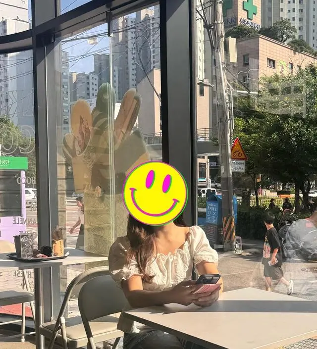 1달간 열심히 코클한 결과 승모근이 내려가고 어깨가 펼쳐진걸 두 눈으로 확인할 수 있