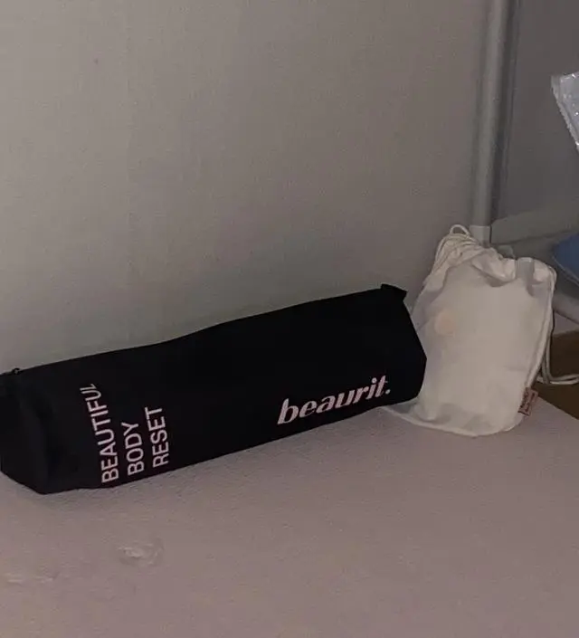 어깨가 점점 깎아 내려가고 직각 어깨에 가까워지고 있는 게 느껴져요 ㅎㅎ
