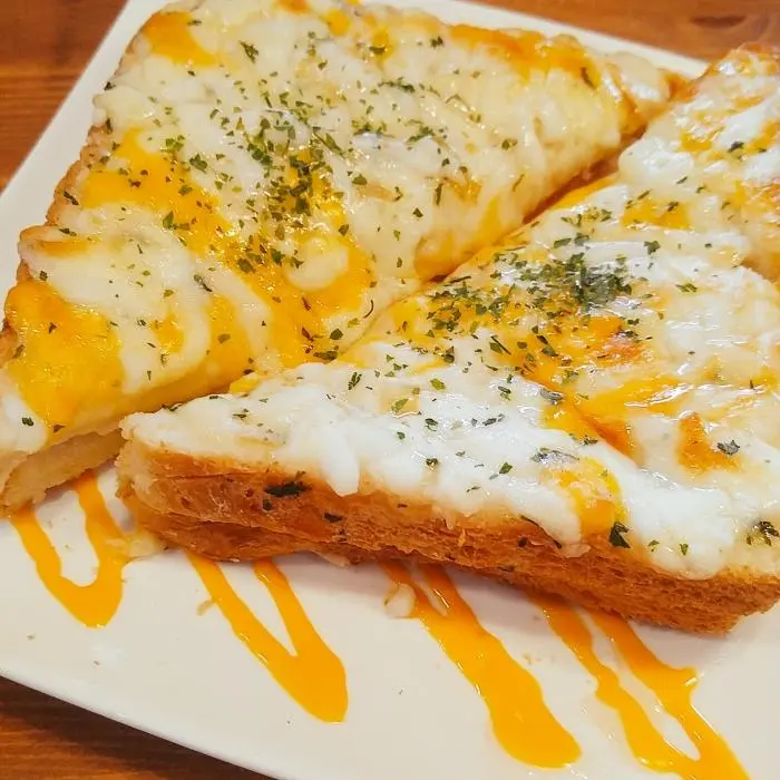 크로크무슈 치즈가 많아서 좋아요!!!
