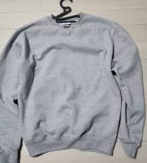 일반적으로 생각하는 회색 맨투맨 딱 그대로입니다