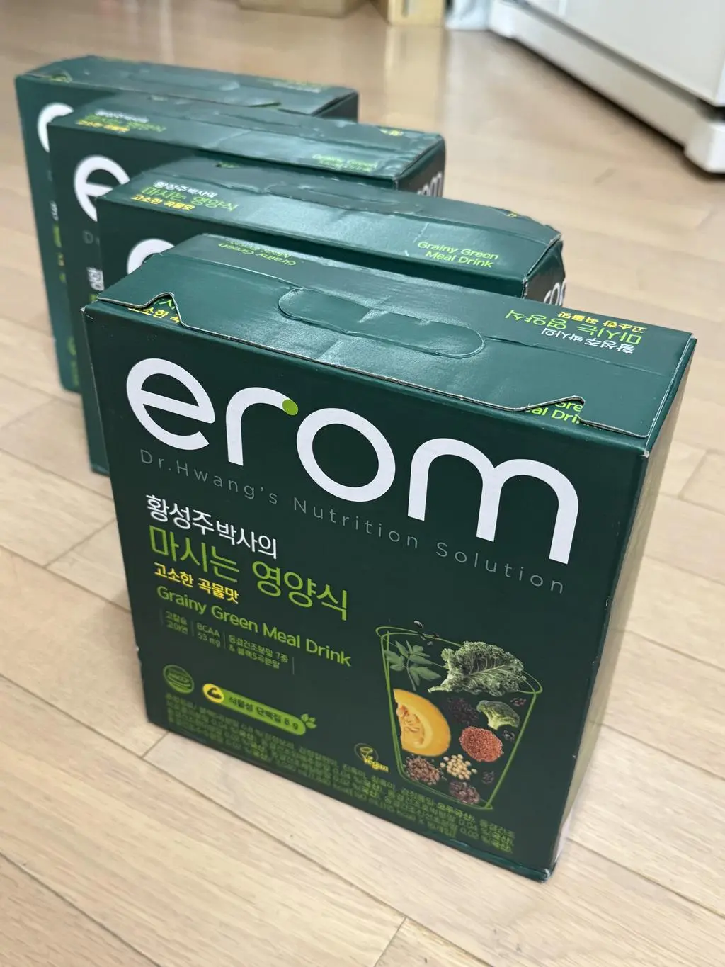 매일아침 식사 대용으로 열심히 먹고 있습니다. 간편하게 영양생식으로 좋은 제품인것 