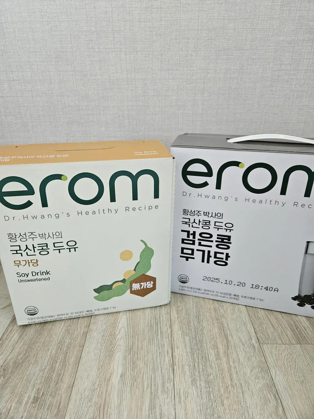 무가당 두유라서 단맛은 없지만 담백한 맛은 느낄수 있습니다.
