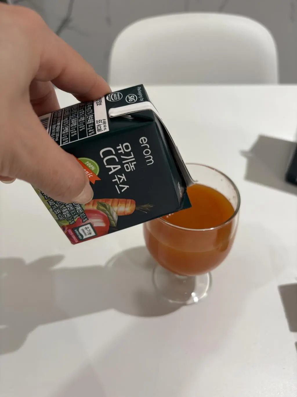 팩에 든 제품이라서 간편하게 들고다니면서 먹기가 너무 좋네요
