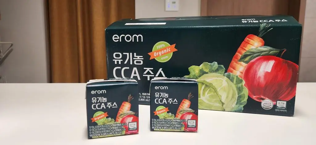 이롬유기농CCA주스를 마시는 것은 제 아침 건강루틴 중에 하나예요. 100%유기농이라 더