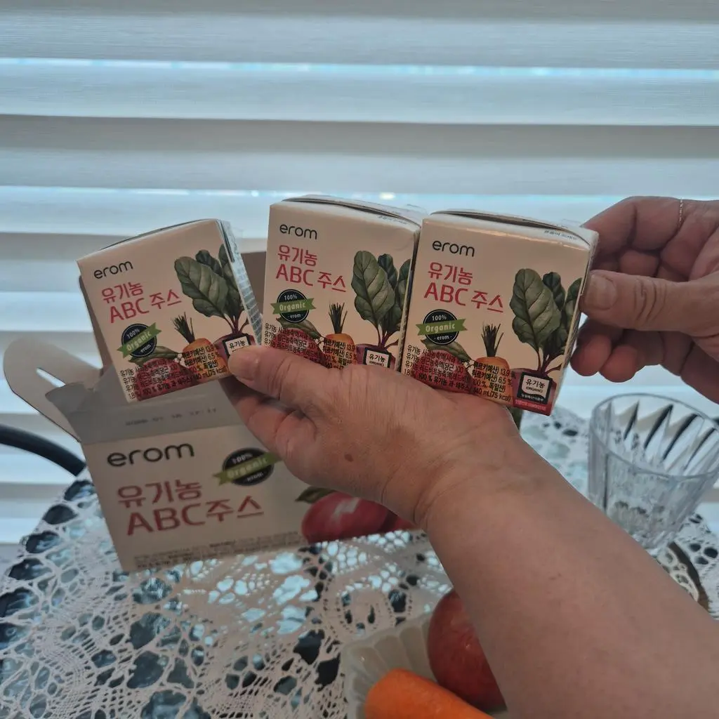 앙증맞은 크기라 휴대하기 너무 편하고, 맛있어서 아침마다 챙겨먹고 있어요!! 과일 야