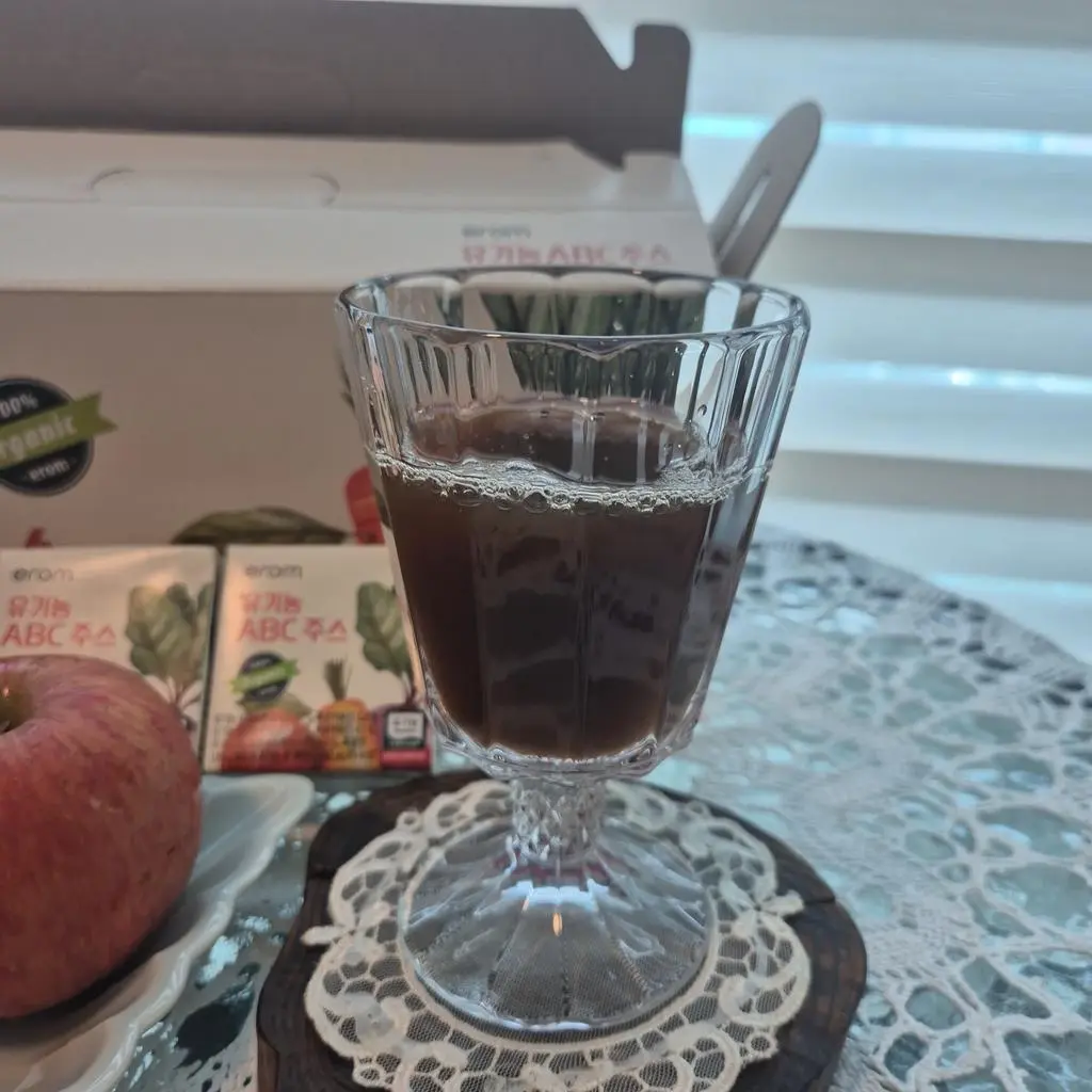 앙증맞은 크기라 휴대하기 너무 편하고, 맛있어서 아침마다 챙겨먹고 있어요!! 과일 야