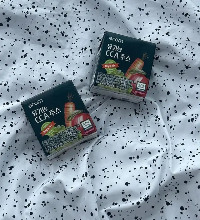 이롬유기농CCA주스는 당근, 양배추, 사과의 황금비율(2:1:4)로 만든 100% 유기농주스예