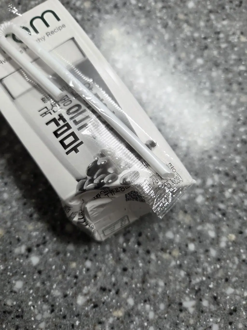 이런 상태로 온게 있네요. 교환할까하다가 
