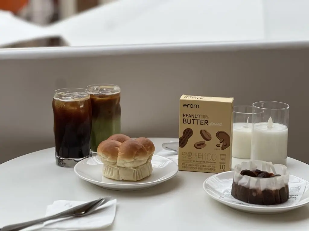 요즘 혈당스파이크가 와서 당 조절하려고 선택했는데 고소하니 맛있네요..! 저는 땅콩버