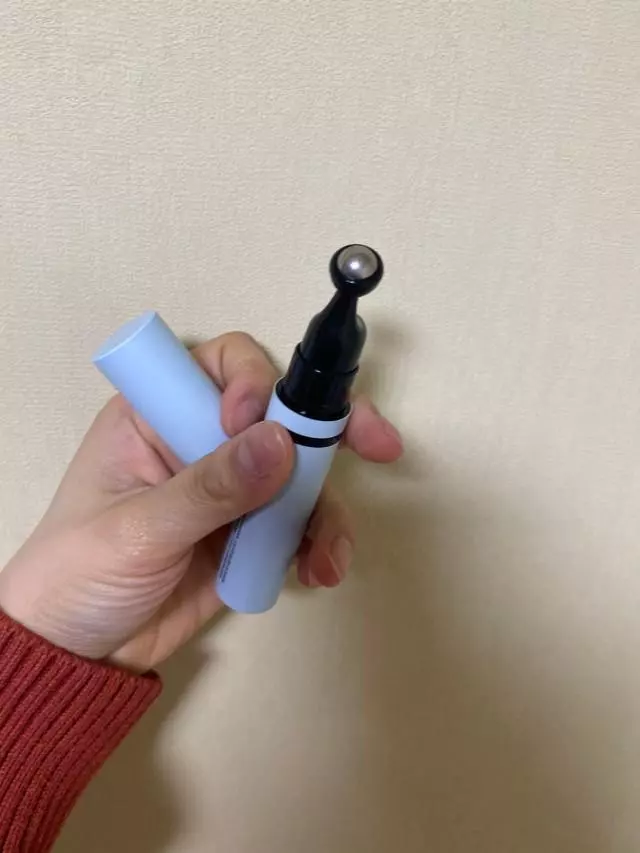 아이크림 처음 구매해봤어요. 아직 효과 잘 모르겠지만 일단 안바르는거 보단 낫다 생각