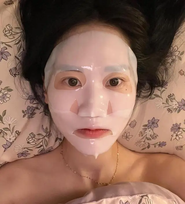 팩을 주 2-3회정도 하고 있습니당 기존에는 싼제품을 사용했었는데 엄청난 효과보다는 