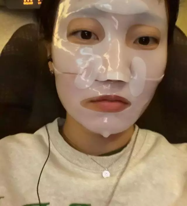 트러블은 잘 모르겠고 아침에 광이 아주 남달라요 비행기에서도 아주 유용하게 썼습니다