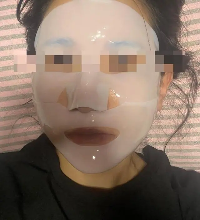 팩 5시간 정도 붙이고 잤는데 피부가 떡처럼 쫀득해요 ♡
