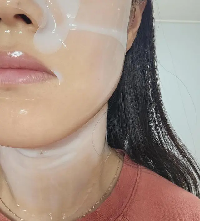 부들부들 촉감이 좋습니다 피부타입마다 다르긴하겠으나 약 1시간 넘에 붙이고 있으니 