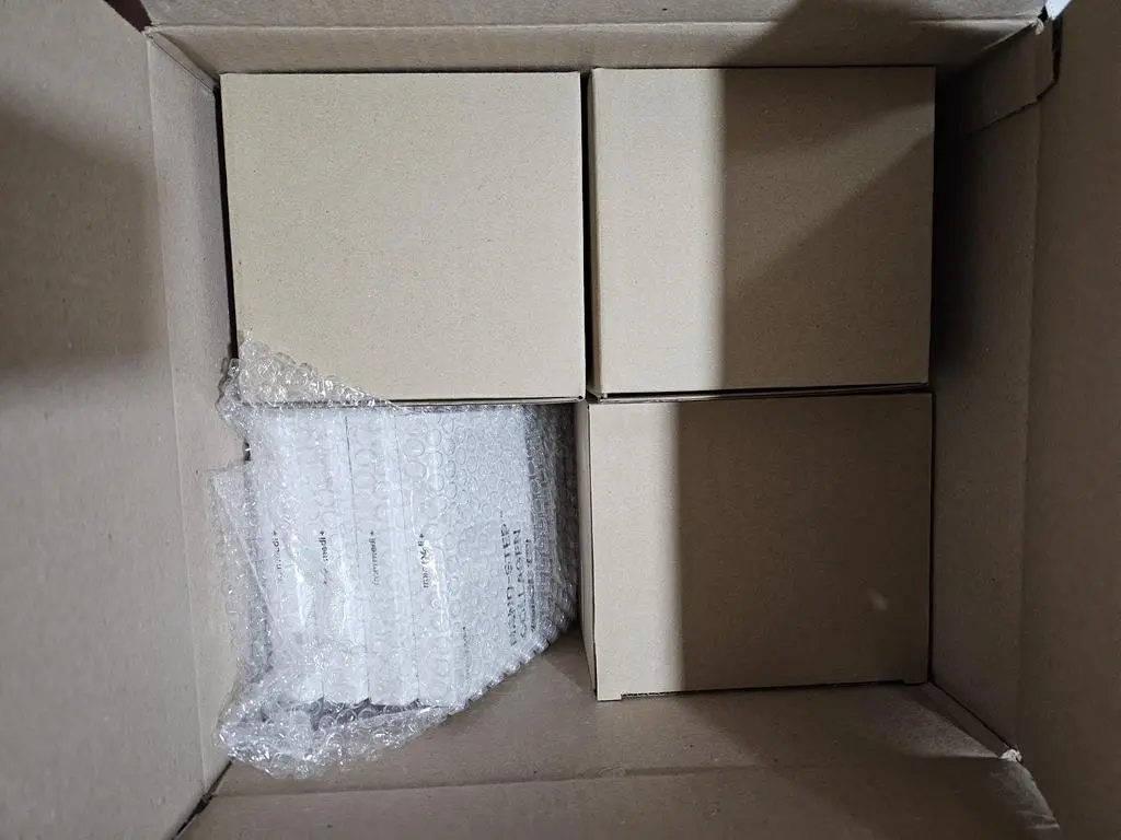 목주름이 너무 신경쓰이던 차에 콜라겐 마스크를 사용하게 되어 너무 안심이 되네요.
