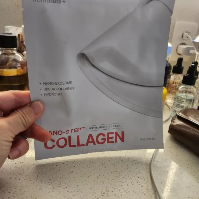 밤에 수면팩으로 붙이고 잤는데. 아침에피부가 광이나더라구요~꾸준히 사용해봐야겠습니