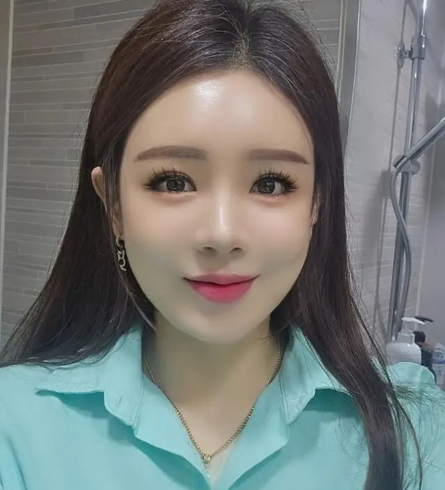 확실히 얼굴에서 광이납니당
