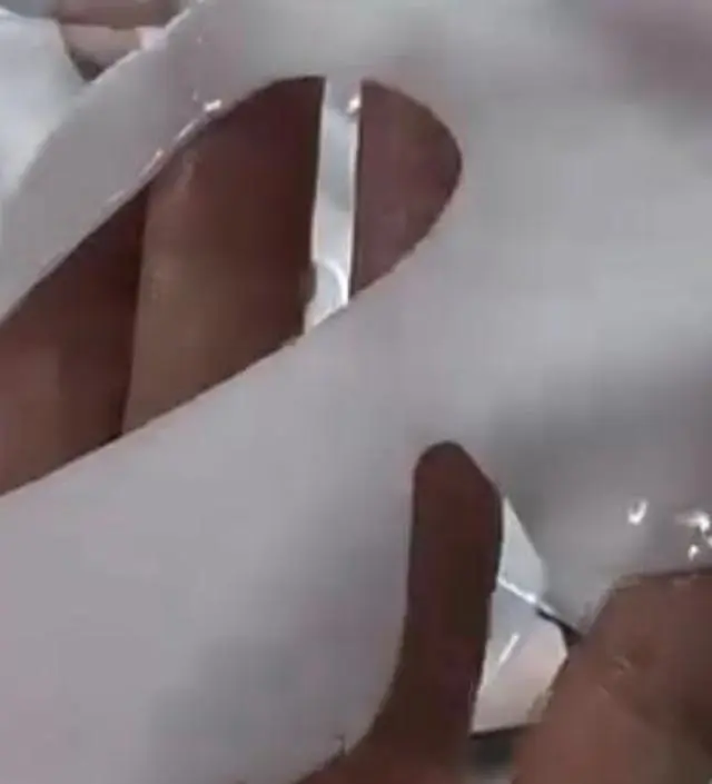 남편이랑 아침 러닝후 씻고 바로 얼굴에붙였는데 불덩이같던볼에 열이 식으며 얼굴에 열