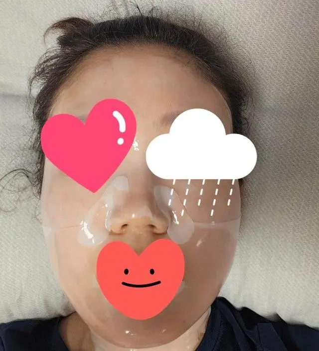 효과있어서 재구매합니다 얼굴 쫀쫀해진 느낌이고 보습을 하니 기미도 흐려진 느낌입니