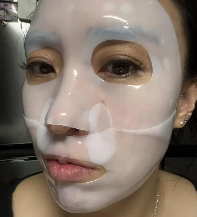 친한 언니 추천으로 눈에 띄게 광나는거 직접 보고 구매했어요
