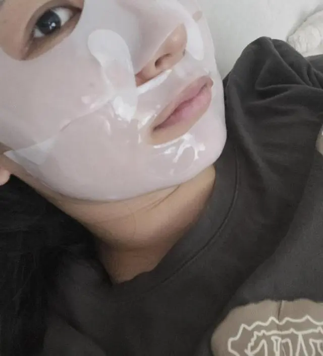 이거 진짜 담날 피부 미쳣어요 싹 결이 정돈된느낌 플러스 광채까지