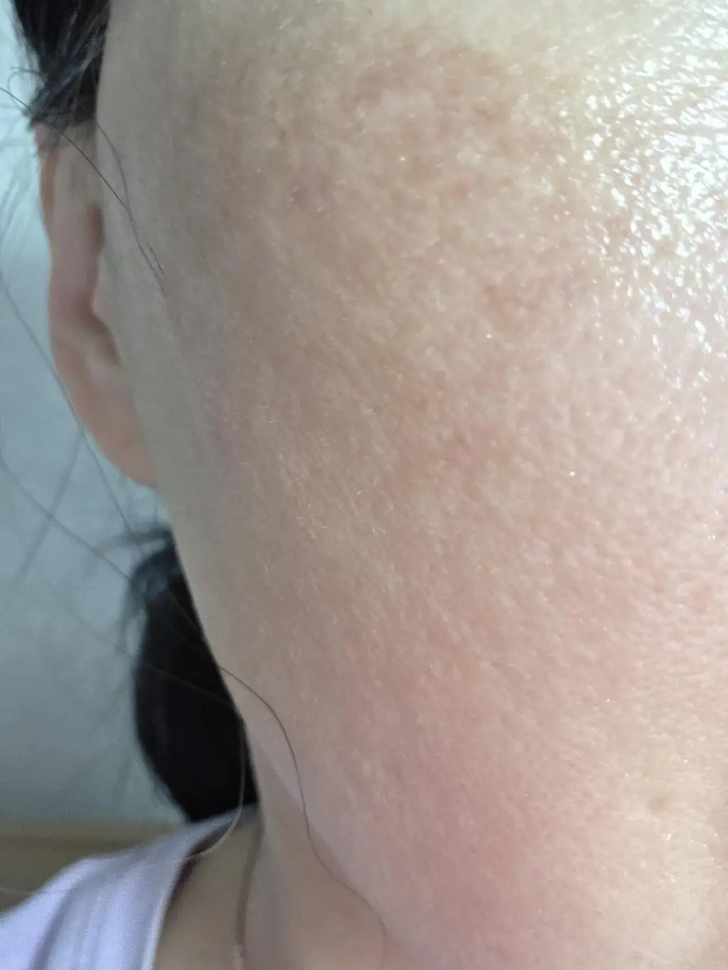 진한 기미때문에 피부 관리실도 다녔는데 그때뿐이더라구요.. 그런데 이제품 처음 사용