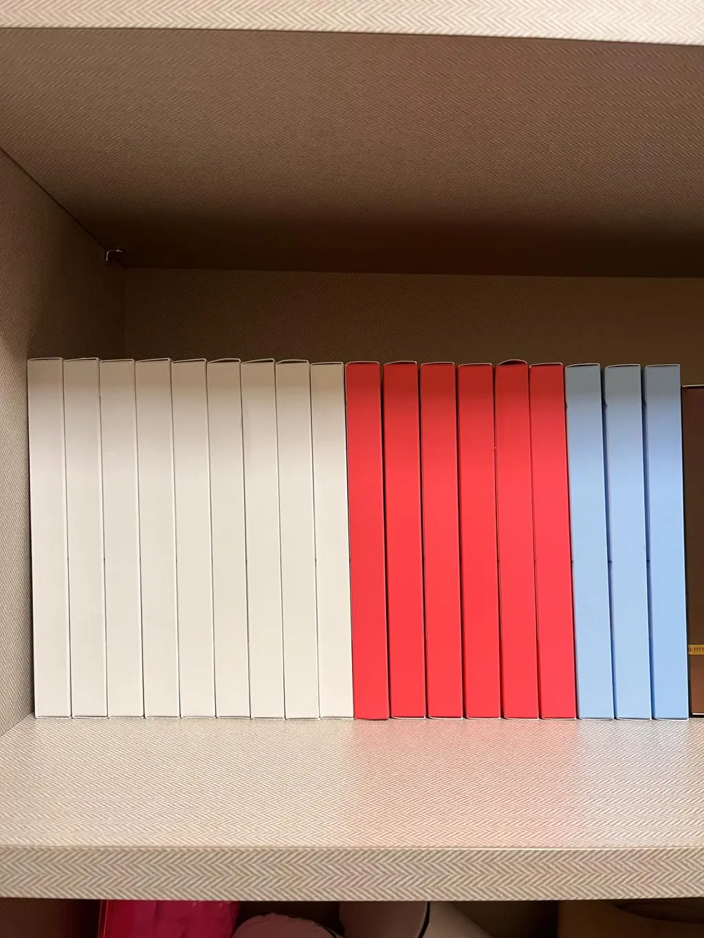 한개 써보고 너무 좋아서 세일할때 쟁였어요 촉촉하고 좋아요