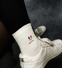 딱 생각한 만큼 너무 예쁜 양말이었어요ㅎㅎ 청바지랑 입으면 더 잘 어울리는거 같습니