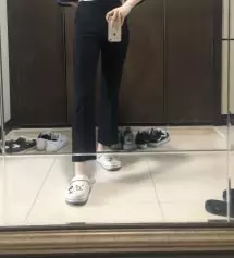 평소 사이즈 데러 시켰는데 허리 부분이 남아요 
