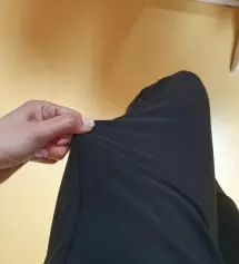 와.. 여러분 저 이 슬랙스 입어보고 진짜 너무 놀랐어요 라인이 엄청 예쁘고 다리가 진