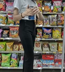 Vải co giãn tốt, chất vải đẹp. Độ dài cực kỳ vừa vặn với mình, mì