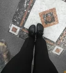 속밴딩으로 되어있어서 허리 라인도 이쁘고 짱짱편한 바지입니다〰️〰️〰️         