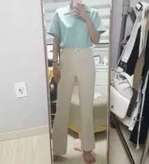 색이 베이지 색이라 너무 붙으면 안이쁠수도있을거같아 저번에 검정색 샀던거랑 같은사