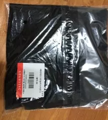 여름에 입기엔 좀 두껍네요
