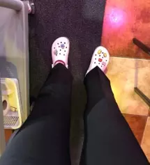 신축성좋은데도 몇번입고 늘어날거같은 재질도아니고 엄청 짱짱해요 
