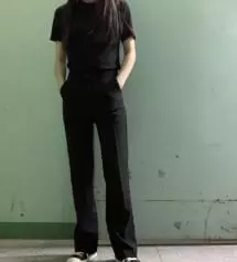 이거 진짜 바지 미쳤어요,,,, 진짜 짱짱해요ㅠㅠㅠㅠㅠ 스판끼 때문에 무릎 구부려도 하