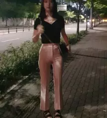 몇달전에 검정색 먼저 사보구 입어봤는데 넘넘이뻐서 엊그제 베이지색상도 샀어요ㅠㅠ 