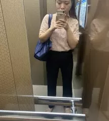 늘어나서 옷 편하게 입어요 ㅠㅠ 여름에 입기에는 두께가 너무 두꺼워여.. 가을에 입기