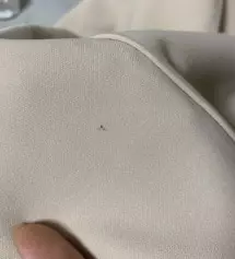 스판끼정말 좋아요 제가 살을 못뺀 탓이에요 옷은 좋은데 근데 얼룩이 묻어왓더라구요.