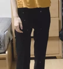 아주 유명해서 저도 주문했습니다  허벅지가 워낙 가는 편이라 매번 슬랙스 주문에 실패